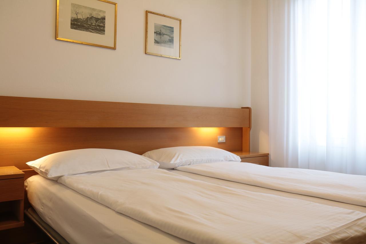 Hotel Villa Clara Torbole Sul Garda Exterior foto